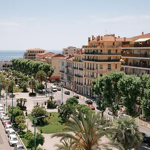 Apartmanhotel Chateauneuf, Menton