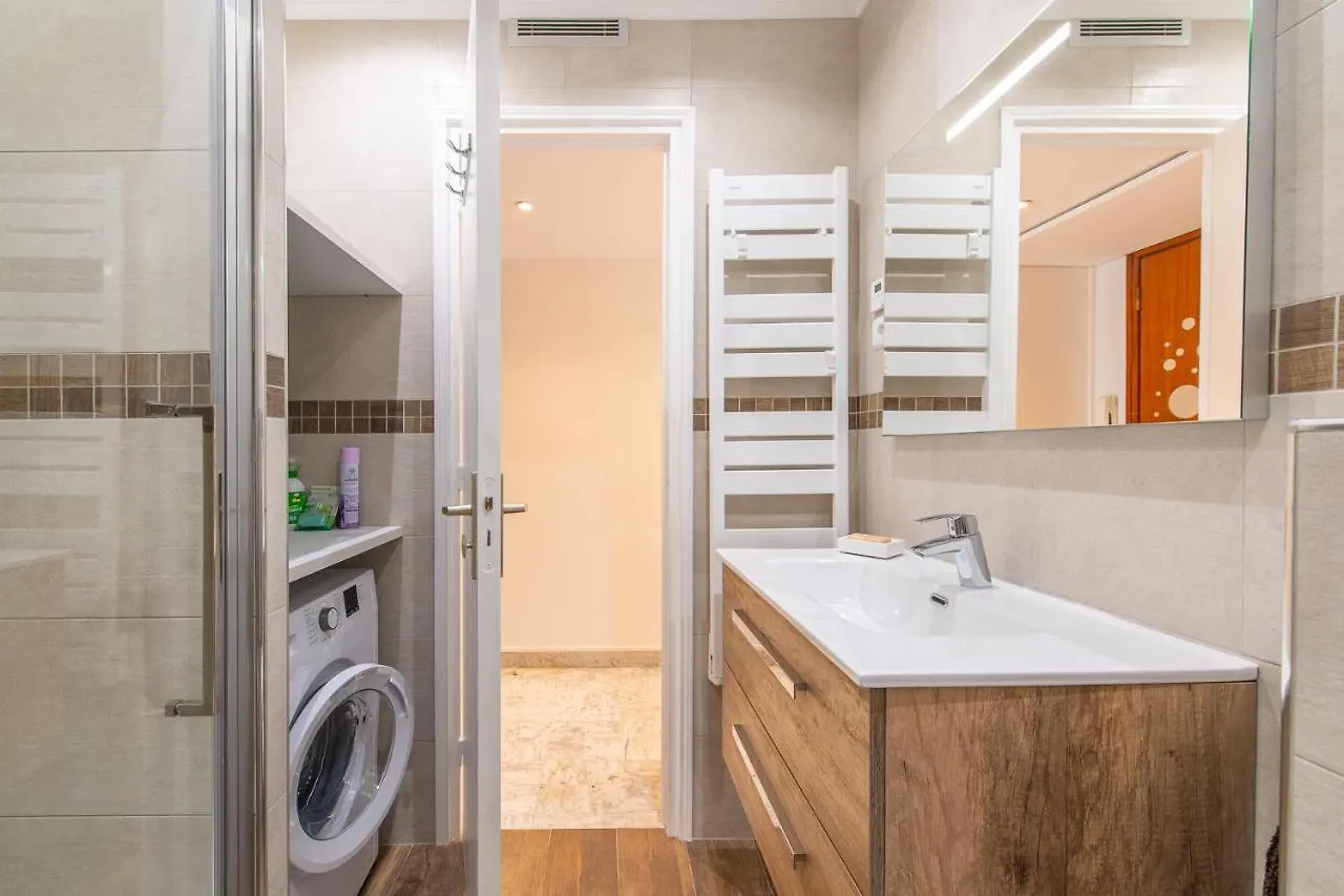 Apartment Studio Menton Garavan Avec Piscine A Proximite Italie Et Monaco